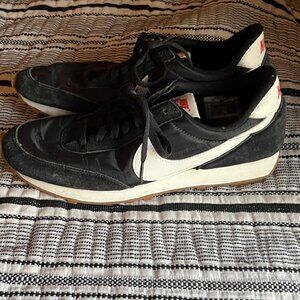 Nike Retro Sneaker Black Women's 9 1/2